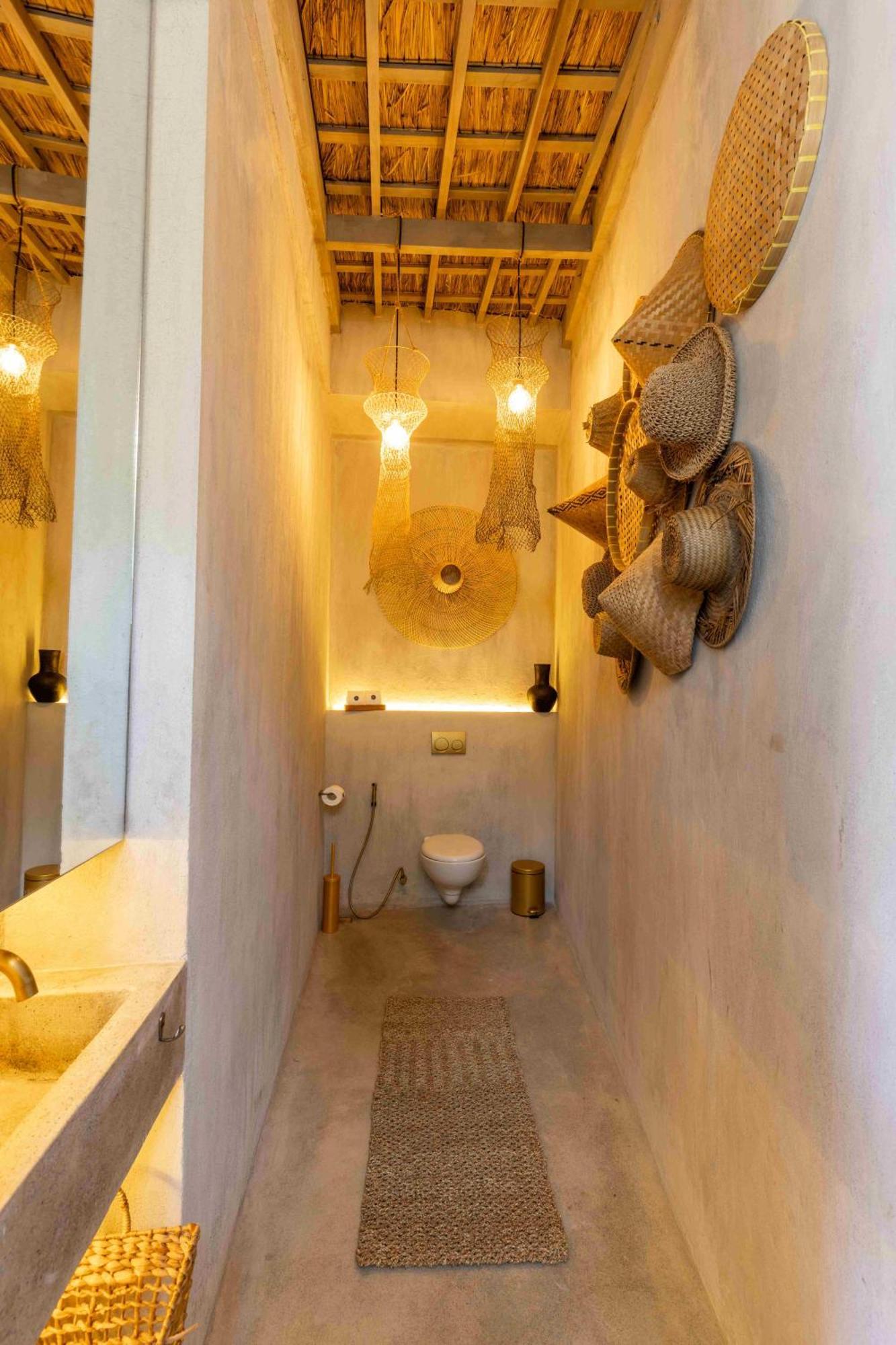 Вилла The Konkret Lombok Kuta  Экстерьер фото
