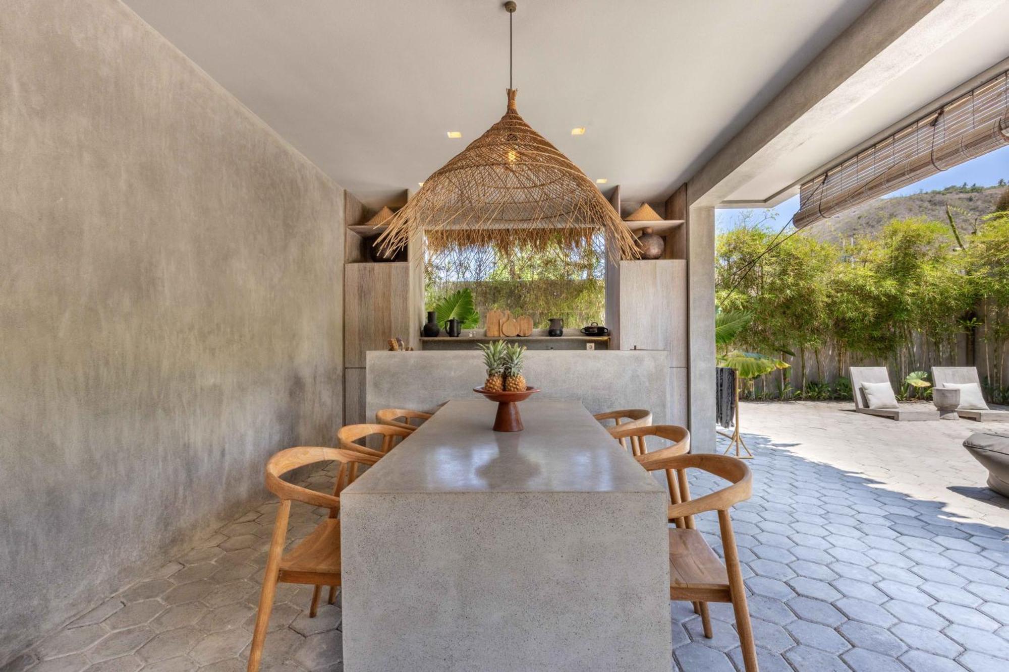 Вилла The Konkret Lombok Kuta  Экстерьер фото