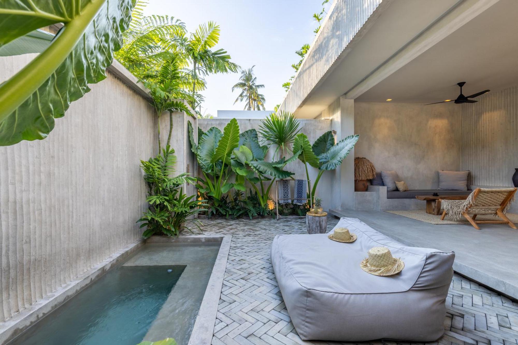 Вилла The Konkret Lombok Kuta  Экстерьер фото