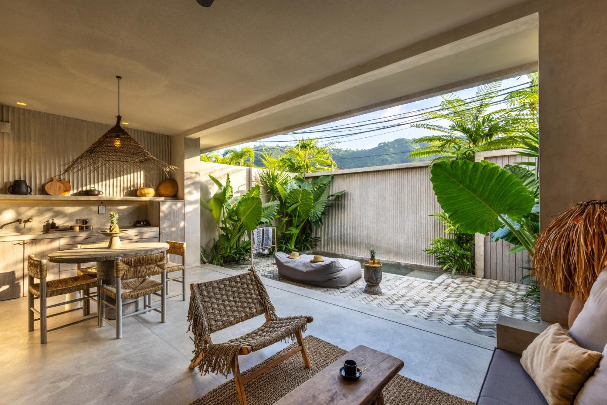 Вилла The Konkret Lombok Kuta  Экстерьер фото